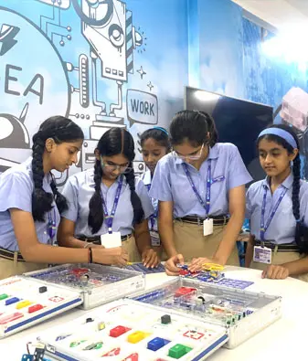 podar education school students performing digital skills and coding